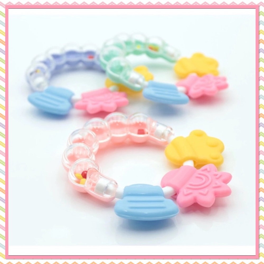 🎉New🎉Baby Teether and Handheld Rattler🎉